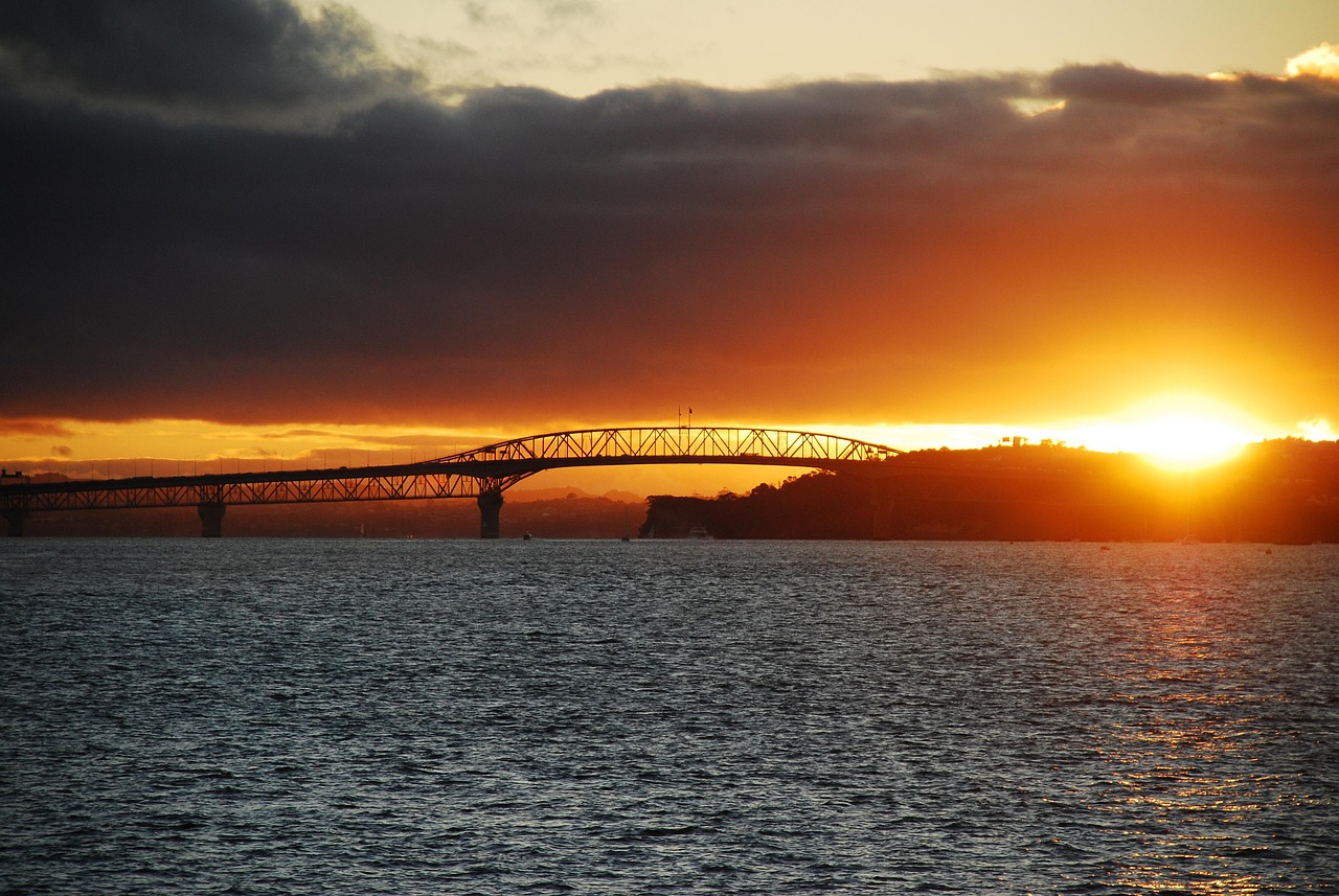 Auckland Harbour Bridge SkyPath and Penlink road advance with confirmed funding in $12 billion package