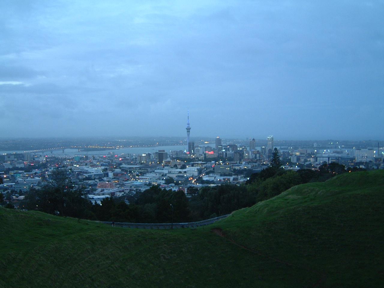 2003.03.26 43 Dawn Auckland New Zealand
