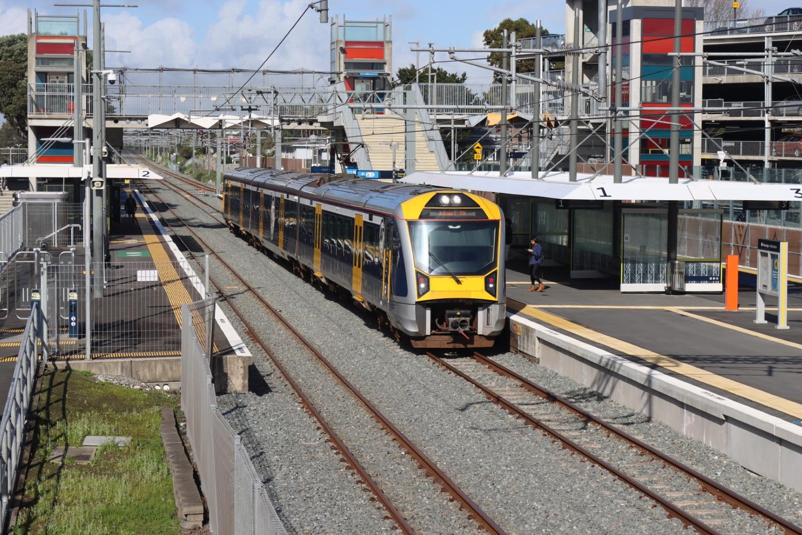 Middlemore Train Station Shelters
